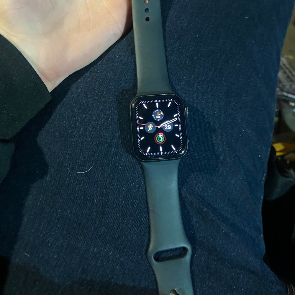 Apple Watch SE (2022)